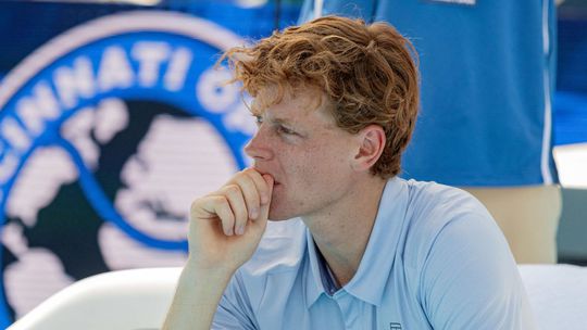 Komplikacie pre svetovu jednotku a jeho cesku partnerku Sinner zrusil ucast v zmiesanej stvorhre na US Open