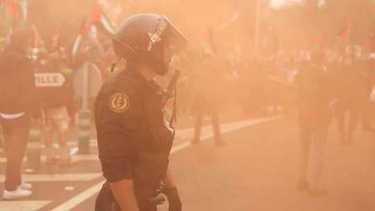 Jazdcom vo vysielackach hrali propalestinske piesne