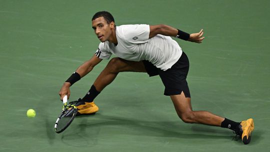 Nebudte spoluvinnikmi Zapas Davis Cupu bez divakov