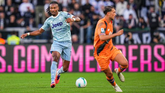 Nevyuzil sancu ist na prve miesto Juventus zavahal doma