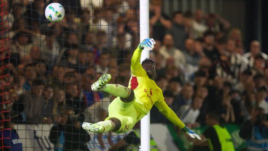 Prisiel za 50 milionov Onanovi to v Manchestri United nevyslo Na videu je 29 dovodov preco