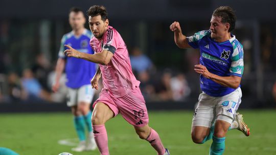 Rusnak iba skorigoval vysledok Messi hrdinom revansu