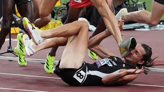 Senzacny majster sveta Super mu sliapol na tvar