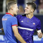 Stvrtfinalove dvojice Davisovho pohara su zname