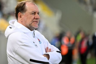 Vulgarny koucing Weissa musi pouzit na maximalne vykony