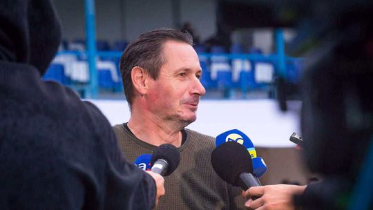 Vysiel tlak Weissovmu na tribune belasi neprisli