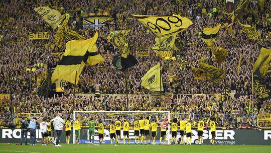 Wolfsburg bez obrancu Vavru iba remizoval Suverenni Dortmund