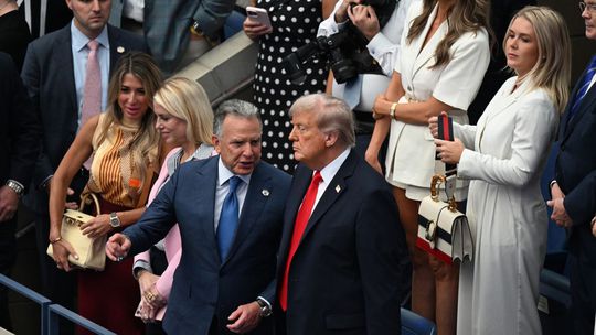 Zozal potlesk aj bucanie Navratilova si rypla do Trumpa