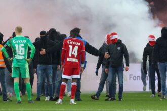 A dost Rozhodca sa s fanusikmi nemaznal