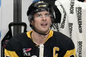 Historicky vecer fenomenalneho Crosbyho Veteran dosiahol milnik ako deviaty hrac NHL