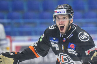 Hviezdy sa bez robotnikov ulievali a bolo im odpustene Slafkovsky Doucill som ho zopar tahov aby v NHL uspel