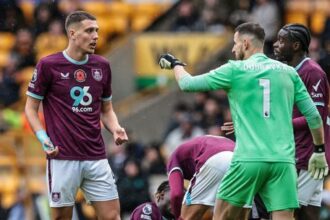 Mesto s prvou prehrou od augusta Dubravka v vitaznej prestrelke Arsenal si poistil celo tabulky