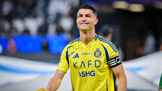 Neskutocne peniaze Ronaldo treti rok najlepsi zarobkar