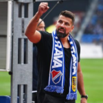 Provokater s hviezdnym menom Exreprezentant Baros ukazal Spartanom zadok a hecoval domacich