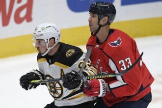 S Charom ziskal prvy Stanleyho pohar Marchand plakal