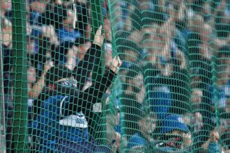 VIDEO Policajti dozerali na fanusikov Slovana v Trnave