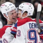 Zbieral body skoroval so zlomenou hokejkou Slafkovsky ziaril pri obrate Montrealu Oveckinov rekord v tieni debaklu