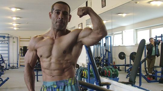 Zivotny obrat premrhaneho talentu z Hnuste