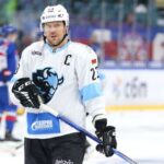 Bizarny moment na ruskom lade Pes pohryzol hokejistov