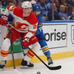 Calgary prislo aj o druhy slovensky plamen Honzeka po zrazke so spoluhracom caka dlhsia pauza