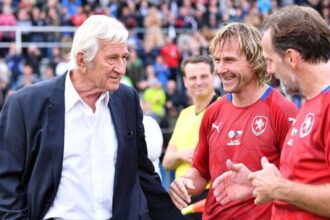 Co nevie pocitat Cesi hladaju noveho trenera Nedveda skritizoval byvaly spoluhrac