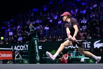 Dalsie prekvapenie v Parizi Nemec Altmaier poslal domov nasadenu osmicku Hladky postup pre Sinnera