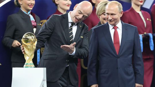 FIFA a UEFA ustupuju chysta sa navrat Ruska