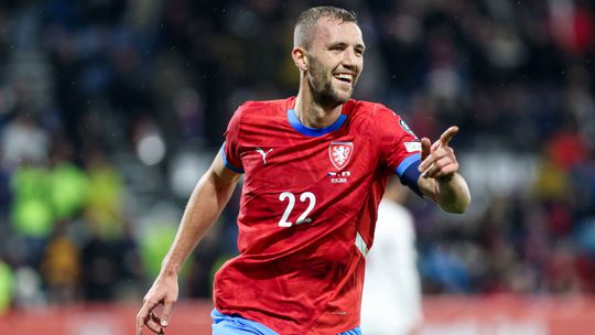 Konflikt ceskych hviezd s fanusikmi Kapitan Soucek vysvetloval arogantne gesto voci kotlu