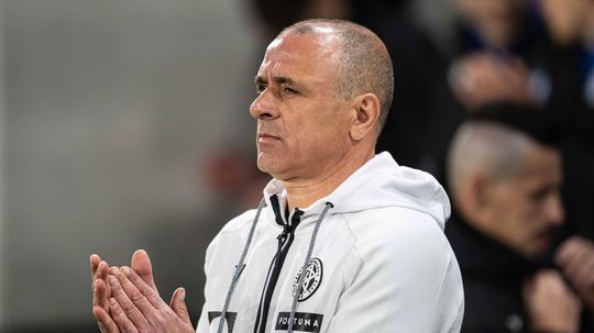 Na zraze sa hlasilo 14 hracov vratane hviezdy polskej ligy