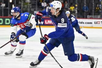 Po prichode Dvorskeho stratil miesto hra so Slafkovskym Montreal priviedol francuzskeho utocnika