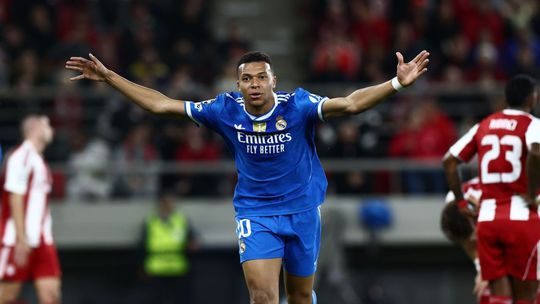 Stvorgolovy Mbappe hetrik za 7 minut Triumf Atletica s Hanckom blamaz Liverpoolu slager pre Arsenal