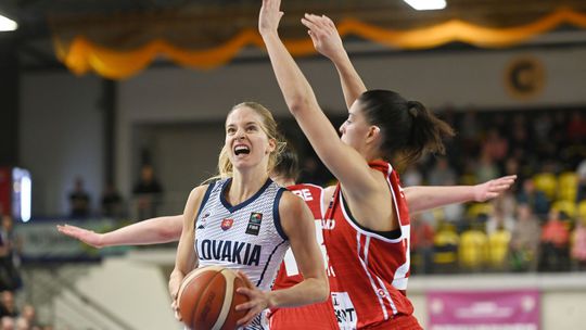 Suverenne basketbalistky Slovenky deklasovali Rumunky a poistili si postup