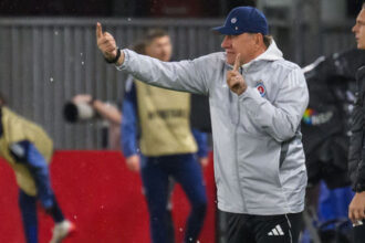 Weiss bez pravej ruky Finsko Kedysi tu boli vylety teraz stadion