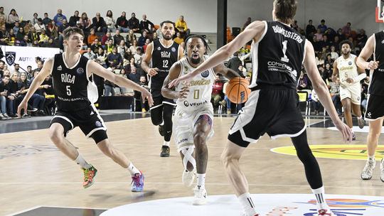 Basketbalova fantazia Patrioti zdolali silny tim a postupili
