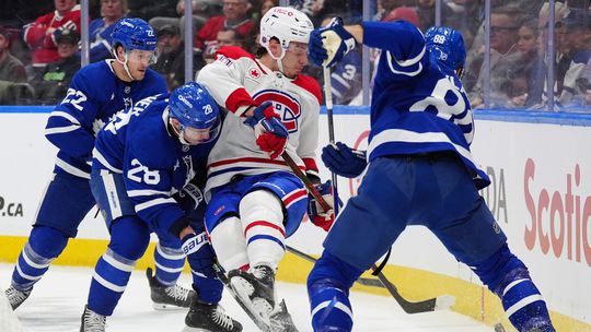 Bod Slafkovskeho prispel k triumfu v derby Dvorsky sa cinil Devils s Nemcom natiahli trapenie