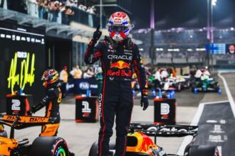 Dramaticke zaverecne preteky Verstappen na pole position Norris a Piastri blizko