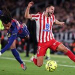 Hancko si v slagri postrazil Yamala vykon Atleticu nestacil Barcelona si dovolila aj zahodenu penaltu