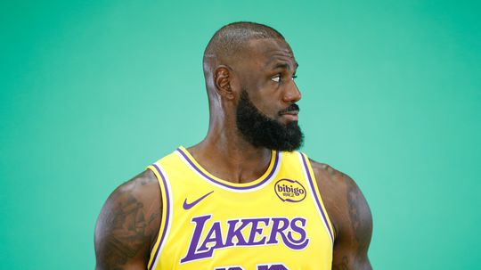 Lebron James ukoncil seriu 1297 zapasov s 10 bodmi