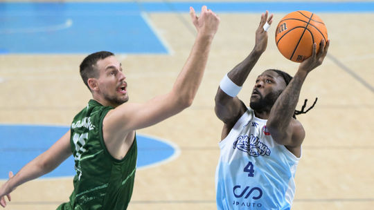 Levice o postupe v Lige majstrov pred plnou halou