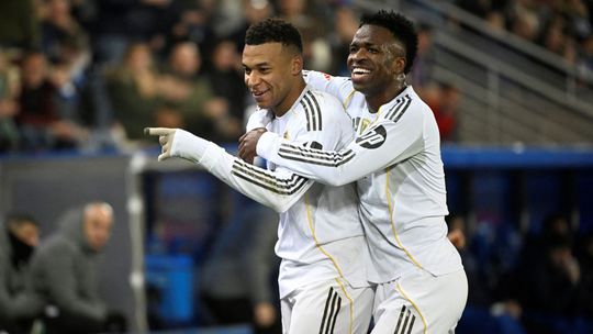 Narocna skuska v ktorej Real uspel Hviezdy z Madridu podporili trenera Xabiho Alonsa