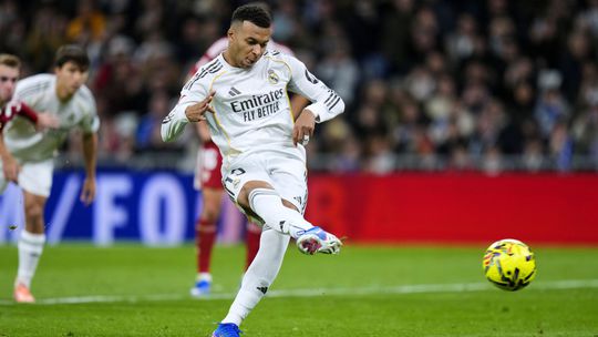 Real skresal stratu na Barcelonu Mbappe vyrovnal rekord Ronalda