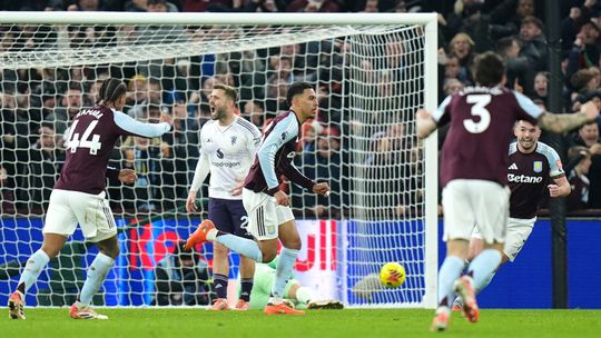Skvela seria Aston Villy pokracuje obetou je Manchester United