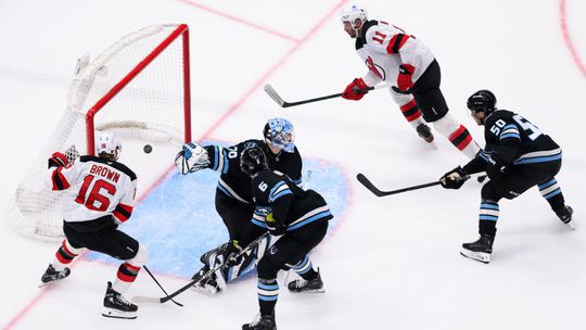 Tesny triumf pre Devils New Jersey vyhralo Nemec stale chyba