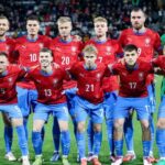 Toto je komedia Cesi si nasli cudzinca na lavicke reprezentacie na plat by sa mu skladali aj Sparta so Slaviou