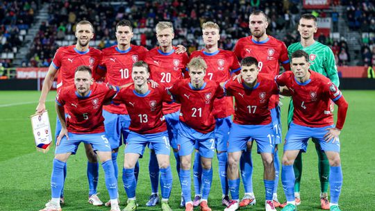 Toto je komedia Cesi si nasli cudzinca na lavicke reprezentacie na plat by sa mu skladali aj Sparta so Slaviou