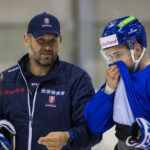 Cechom ticho zavidim mladi od nas utekaju kritizuje Lasak