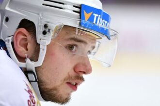 Je to luzer V noci opity nadavat Reway poslal ostry odkaz