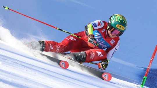 Kralovna obrakov opat udrela Shiffrinovej uniklo podium o 40 stotin uspesny navrat Brignoneovej
