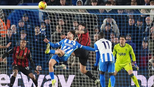 Na ihrisko prisiel v 77 minute Brighton zachranil 18 rocn Grek Noznickami