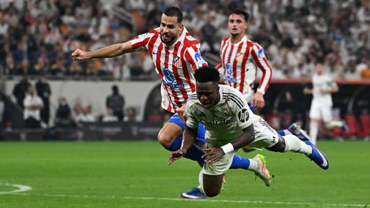 Napinave az do konca Hancko s Atleticom si o trofej nezahraju Superpohar ziska vitaz El Clasica